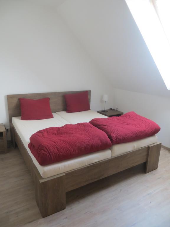 U Vinarstvi Hotel Mutenice Luaran gambar