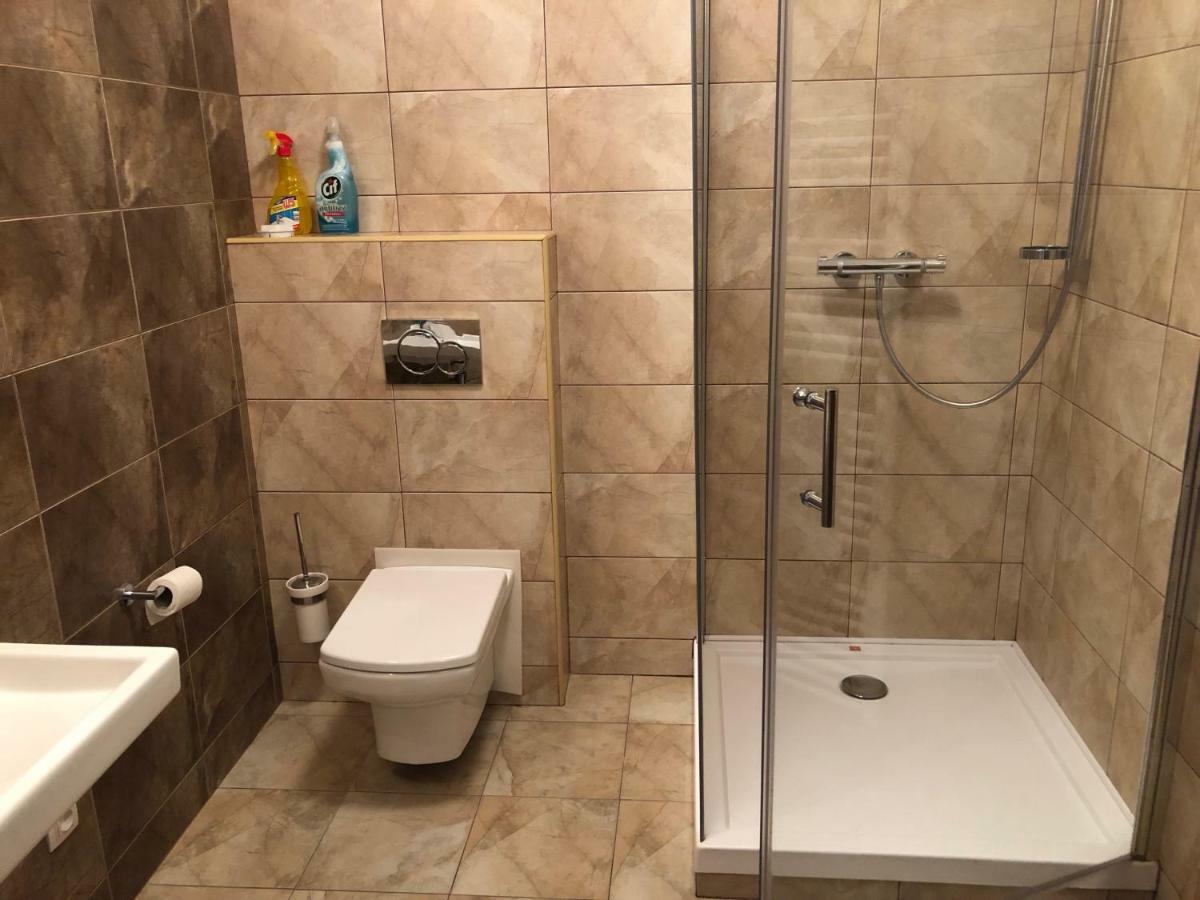 U Vinarstvi Hotel Mutenice Luaran gambar