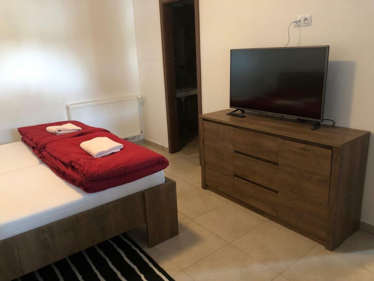 U Vinarstvi Hotel Mutenice Luaran gambar